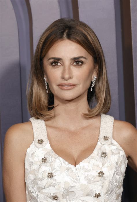 penelope cruz chanel 2021|penelope cruz hair color.